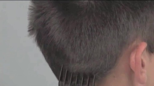 Wahl Hair Kit/Trimmer - image 3 from the video